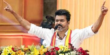 তামিলনাডুত আস্থা ভোটত জয়ী নতুন মুখ্যমন্ত্ৰী বিজয়, জয়াললিতাৰ দলৰ ২৫ জন বিধায়কৰ সমৰ্থন!