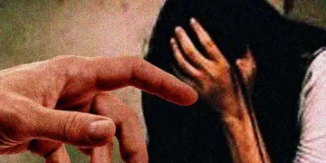 ৫০ হাজাৰ টকাত পত্নীক বিক্ৰী কৰিলে স্বামীয়ে : গুজৰাটত আৱদ্ধ কৰি দলবদ্ধ ধ*ৰ্ষণ, গ্ৰেপ্তাৰ ৭
