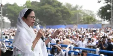 ধৰ্মীয় অনুভূতিত আঘাত হনাৰ অভিযোগ, পশ্চিম বংগৰ প্ৰাক্তন মুখ্যমন্ত্ৰী মমতা বেনাৰ্জীৰ বিৰুদ্ধে গোচৰ ৰুজু