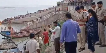 মাজগংগাত হঠাৎ ভয়ংকৰ ধুমুহা : পাটনাত যাত্ৰীবাহী নাও ডুবি ৩ জনৰ মৃত্যু