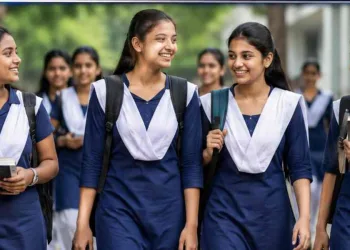 কেৰালা চৰকাৰৰ ঐতিহাসিক পদক্ষেপ: স্কুলীয়া ছাত্ৰীৰ বাবে মাহে ৩ দিনৰ বিশেষ ছুটি, বিনিময়ত শনি আৰু দেওবাৰে হ’ব অতিৰিক্ত ক্লাচ