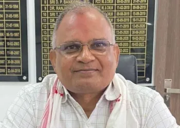 বিতৰ্কিত অৱসৰপ্ৰাপ্ত আই এফ এছ বিষয়া এম কে যাদৱক পুনৰ বিশেষ মুখ্য সচিব(বন) হিচাপে নিযুক্তি দিলে অসম চৰকাৰে