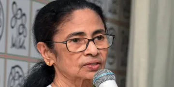 “যিসকলে দল এৰি যাব বিচাৰে তেওঁলোক যাব পাৰে” : নিৰ্বাচনত পৰাজয়ৰ পিছত মমতা বেনাৰ্জীৰ ডাঙৰ ঘোষণা