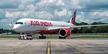 পুনৰ দুৰ্ঘটনাত এয়াৰ ইণ্ডিয়াৰ বিমান : ৰাণৱেত ঘঁহনি খালে বিমানৰ ফিছা