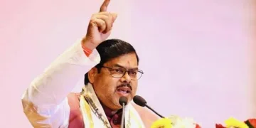 ‘ছোৱালীয়ে পঢ়া-শুনা কৰি কি কৰিব?’ ঘৰতে থাকি কামবন কৰাৰ পৰামৰ্শ বিজেপি নেতৃত্বাধীন চৰকাৰৰ শিক্ষামন্ত্ৰীৰ