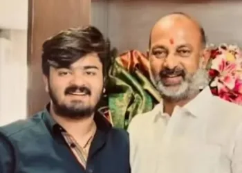 কেন্দ্রীয় মন্ত্ৰী বন্দী সঞ্জয়ৰ পুত্ৰক হায়দৰাবাদ আৰক্ষীৰ হাতত অৰ্পণ, পকচো গোচৰত অভিযুক্ত হৈছে সাই ভাগীৰথ