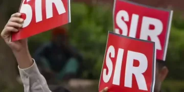 এচআইআৰ প্ৰক্ৰিয়াক উচ্চতম ন্যায়ালয়ৰ সেউজ সংকেত: ভোটাৰ তালিকাৰ পৰা নাম কাটিলেই নাগৰিকত্ব হেৰুওৱা নুবুজায় বুলি জনালে ন্যায়ালয়ে
