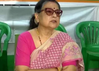 তৃণমূল কংগ্ৰেছত ডাঙৰ জোকাৰণি: সকলো দলীয় পদৰ পৰা পদত্যাগ সাংসদ কাকলি ঘোষ দস্তিদাৰৰ