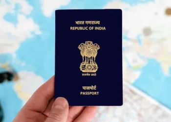 কেন্দ্ৰীয় গৃহ মন্ত্ৰালয়ৰ দ্বাৰা ২০০৯ চনৰ নাগৰিকত্ব বিধি সংশোধন: বিদেশী আৱেদনকাৰীৰ ওপৰত পাছপ’ৰ্ট জমা দিয়াৰ চৰ্ত আৰোপ