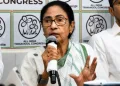 কলকাতাৰ মমতা বেনাৰ্জীৰ বাসগৃহত চিআইডি দলৰ অভিযান ইফালে দিল্লীত ছোনিয়া গান্ধীৰ সৈতে বৈঠক