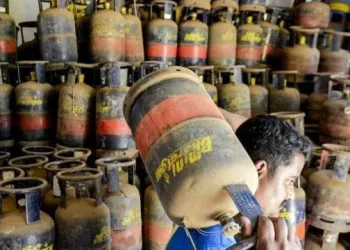 জুনৰ আৰম্ভণিতে বৃদ্ধি পালে ৰন্ধন গেছৰ চিলিণ্ডাৰৰ দাম! গুৱাহাটীত কিমান হ’ল দাম?