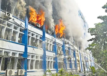 নিৰ্বাচনৰ সময়ত আছিল ষ্ট্ৰং ৰুম; জুইত জাহ গ’ল তাত মজুত থকা ৪০০০ ইভিএম! চাঞ্চল্যকৰ ঘটনা