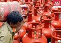 মধ্যবিত্তৰ মূৰত মাধমাৰ! ২৯ টকা বৃদ্ধি পালে ঘৰুৱা এল পি জি চিলিণ্ডাৰ দাম, গুৱাহাটীত কিমান হ’ল?