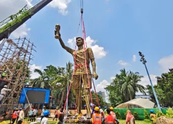 কলকাতাৰ বুকুৰ পৰা আঁতৰিল এছিয়াৰ সৰ্বোচ্চ মেছিৰ প্ৰতিমূৰ্তি! নিৰাপত্তাৰ স্বাৰ্থত প্ৰশাসনৰ বৃহৎ পদক্ষেপ