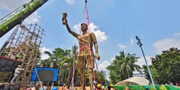 কলকাতাৰ বুকুৰ পৰা আঁতৰিল এছিয়াৰ সৰ্বোচ্চ মেছিৰ প্ৰতিমূৰ্তি! নিৰাপত্তাৰ স্বাৰ্থত প্ৰশাসনৰ বৃহৎ পদক্ষেপ
