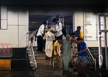 বিহাৰৰ চিকিৎসালয়ত ভয়াৱহ অগ্নিকাণ্ড: ৰোগীক এৰি পলায়ন কৰ্মচাৰীৰ, আই চি ইউত এজনৰ মৃত্যু