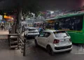 গুৱাহাটীৰ প্ৰৱেশপথ খানাপাৰাত পথচাৰীৰ দুৰ্দশা: যান-জঁট আৰু অপৰিষ্কাৰ পৰিৱেশে ব্যাহত কৰিছে যাতায়াত