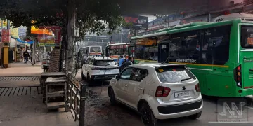 গুৱাহাটীৰ প্ৰৱেশপথ খানাপাৰাত পথচাৰীৰ দুৰ্দশা: যান-জঁট আৰু অপৰিষ্কাৰ পৰিৱেশে ব্যাহত কৰিছে যাতায়াত
