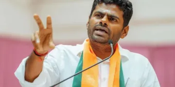 তামিলনাডুত নতুন ৰাজনৈতিক সমীকৰণৰ ইংগিত: দুদিনৰ পাছতে তামিলনাডুত নতুন দল ঘোষণা কৰিব নেকি প্ৰাক্তন আইপিএছগৰাকীয়ে?