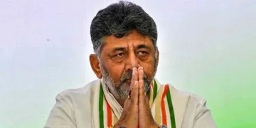 ছাত্ৰ-ছাত্ৰীৰ বাবে বিনামূলীয়া বাছ সেৱা : কৰ্ণাটকৰ মুখ্যমন্ত্ৰীৰ আসনত বহিয়েই ঘোষণা শিৱকুমাৰৰ