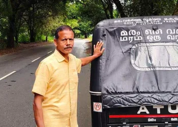 সেউজ বিপ্লৱৰ নায়ক : কেৰালাৰ এইগৰাকী অটৰিক্সা চালকে ২৬ বছৰত ৰুলে ২০ হাজাৰৰো অধিক গছ