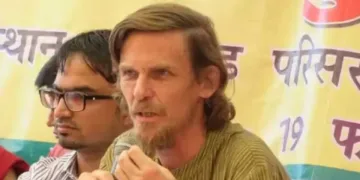 দৰিদ্ৰতা আৰু অসমতাৰ গৱেষণাৰ বাবে জঁ ড্ৰেজলৈ আন্তৰ্জাতিক পৰ্যায়ৰ বঁটা : সংগ্ৰামী সতীৰ্থলৈ উচৰ্গা কৰিলে সন্মান