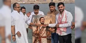 ৰাহুল গান্ধীক ভগৱান পৰশুৰাম সজাই গাখীৰ ঢালিলে সমৰ্থকে : বিজেপিয়ে ক’লে এয়া হিন্দুৰ প্ৰতি অপমান