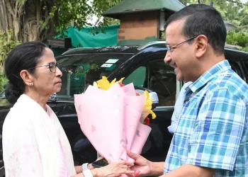 ইণ্ডিয়া মিত্ৰজোঁটৰ বৈঠকৰ পূৰ্বে মমতা-কেজৰিৱালৰ গোপন বৈঠকক লৈ বৃদ্ধি পাইছে জল্পনা-কল্পনা