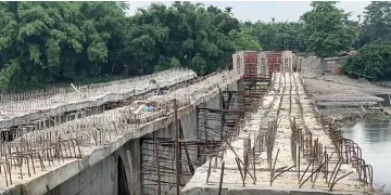 গোৰেশ্বৰত ৰে’লৱে দলং পাৰ হওঁতে ৰে’লৰ খুন্দাত প্ৰাণ গ’ল নৱম শ্ৰেণীৰ ছাত্ৰীৰ! ১৫ বছৰে আধৰুৱা দলঙক লৈ উত্তপ্ত পৰিস্থিতি
