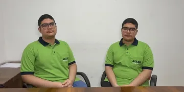 ভাতৃত্ববোধৰ অনন্য নিদৰ্শন: ককায়েকৰ সৈতে একেলগে পঢ়িবলৈ আইআইটি বম্বেৰ আসন ত্যাগ কিশোৰৰ