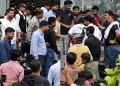 প্ৰেমিকৰ সৈতে বজাৰত আছিল পত্নী, হঠাৎ ওলালহি স্বামী, মাৰপিট দেখি জমা হ’ল ৩০০ মানুহৰ ভিৰ
