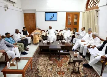 ইণ্ডি মিত্ৰজোঁটৰ গুৰুত্বপূৰ্ণ বৈঠকৰ পূৰ্বে বাঢ়িছে খৰিয়াল, চিপিআইএম আৰু ডিএমকে-ৰ মাজত তীব্ৰ অসন্তুষ্টি