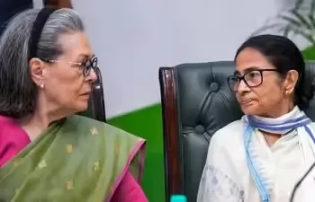 কংগ্ৰেছ আৰু তৃণমূল কংগ্ৰেছৰ একত্ৰীকৰণৰ খবৰক উৰা বাতৰি বুলি নস্যাৎ মমতা বেনাৰ্জীৰ দলৰ