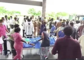তামিলনাডুত ভয়ংকৰ গেছ দুৰ্ঘটনা: এম’নিয়া নিৰ্গত হৈ দুজনৰ মৃত্যু, ৬৫ জনতকৈ অধিক সংকটজনক, মুখ্যমন্ত্ৰী বিজয়ৰ তদন্তৰ নিৰ্দেশ