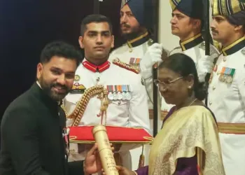 ভাৰতীয় ক্ৰিকেটলৈ অনবদ্য অৱদান: ৰোহিত শৰ্মাক পদ্মশ্ৰী বঁটা প্ৰদান ৰাষ্ট্ৰপতিৰ