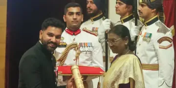 ভাৰতীয় ক্ৰিকেটলৈ অনবদ্য অৱদান: ৰোহিত শৰ্মাক পদ্মশ্ৰী বঁটা প্ৰদান ৰাষ্ট্ৰপতিৰ