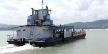 ধাৰাবাহিকভাৱে বাঢ়িছে ব্ৰহ্মপুত্ৰৰ পানী! গুৱাহাটীত উমানন্দকে ধৰি সকলো ফেৰী সেৱা বন্ধ কৰিলে জলপৰিবহণ বিভাগে