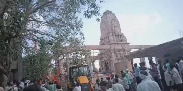 মহাৰাষ্ট্ৰৰ পাৰভনী জিলাত শোকাৱহ ঘটনা: মন্দিৰৰ চাল খহি চাৰিজনৰ মৃত্যু