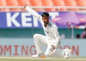 ১৯৮৮ চনৰ পিছত প্ৰথম, অভিষেকতে ৬টা উইকেট দখল কৰি ইতিহাস ৰচিলে মানৱ সুথাৰে