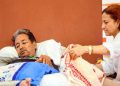 চৰ্ত সাপেক্ষে অনশন ভংগ কৰিব সোণম ৱাংচুকে; সংসদ অভিযানৰ পূৰ্বৰ নিশা ডাঙৰ বাৰ্তা পত্নী গীতাঞ্জলিৰ
