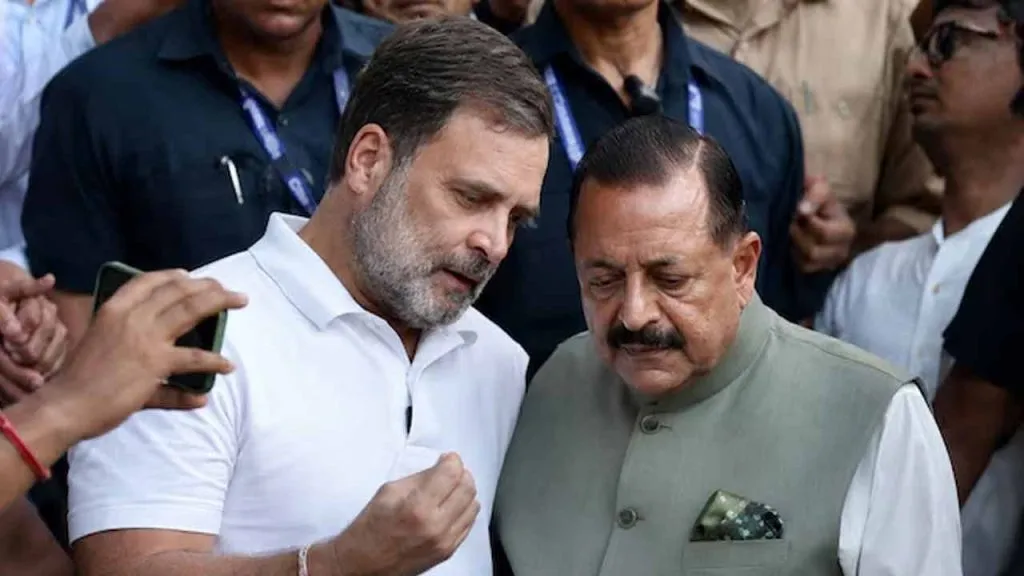 ছাত্ৰৰ প্ৰতিবাদত কিয় লাঠীচাৰ্জ, কন্দুৱা গেছ? মোদীৰ বাসভৱনৰ সন্মুখত ৰাহুলৰ ধৰ্ণা, হঠাতে উপস্থিত কেন্দ্ৰীয় মন্ত্ৰী