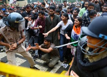 ‘ককৰোচ’ দলৰ সংসদ ভৱন অভিযানত আহত যুৱতীৰ স্বাস্থ্যৰ অৱনতি : সংকটজনক অৱস্থাত আই চি ইউত ভৰ্তি
