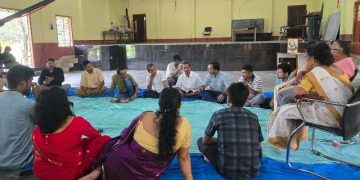 কামৰূপী ভাষাত সৃষ্টিশীল কাম-কাজক লৈ আলোচনাৰ বাবে একত্ৰিত বিভিন্ন ক্ষেত্ৰৰ সাধক