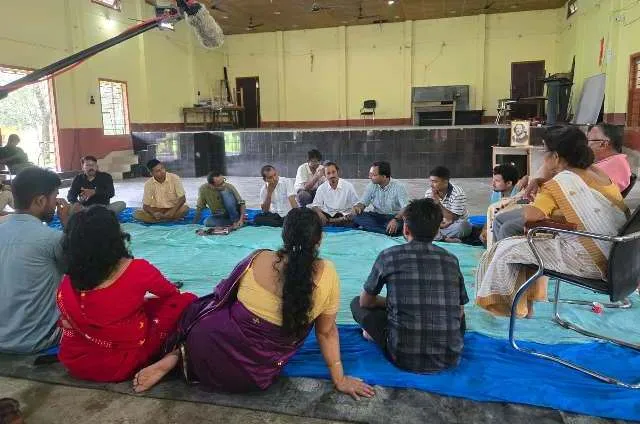 কামৰূপী ভাষাত সৃষ্টিশীল কাম-কাজক লৈ আলোচনাৰ বাবে একত্ৰিত বিভিন্ন ক্ষেত্ৰৰ সাধক
