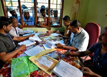 আদালতত ১৫ খন নথি জমা দিও নিজকে ভাৰতীয় বুলি প্ৰমাণ দিব নোৱাৰিলে গুৱাহাটীৰে এগৰাকী ব্যক্তিয়ে