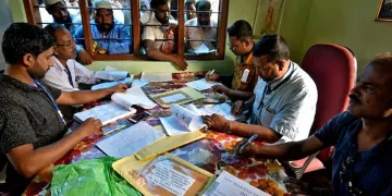 আদালতত ১৫ খন নথি জমা দিও নিজকে ভাৰতীয় বুলি প্ৰমাণ দিব নোৱাৰিলে গুৱাহাটীৰে এগৰাকী ব্যক্তিয়ে