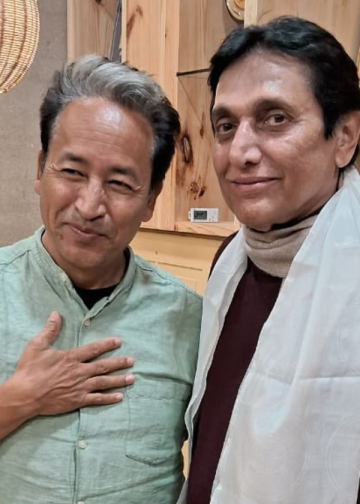 যন্তৰ-মন্তৰত ছাত্ৰৰ হুংকাৰ: এমুঠিমান ধনকুবেৰৰ চৰকাৰে শুনিবনে জনতাৰ মাত?