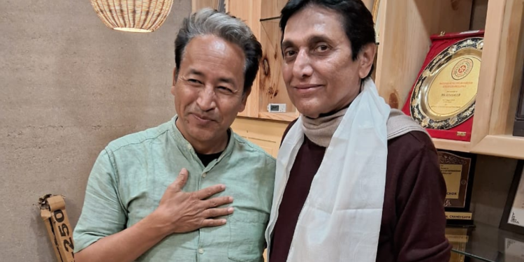 যন্তৰ-মন্তৰত ছাত্ৰৰ হুংকাৰ: এমুঠিমান ধনকুবেৰৰ চৰকাৰে শুনিবনে জনতাৰ মাত?