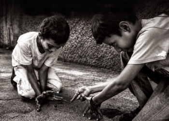শৈশৱৰ হেৰাই যোৱা অৱকাশ