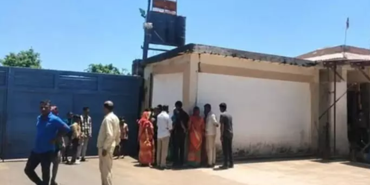 কাছাৰত ভয়াৱহ বিস্ফোৰণ: ষ্টীল কাৰখানাত চাৰিজন শ্ৰমিকৰ মৃত্যু, আহত এজন